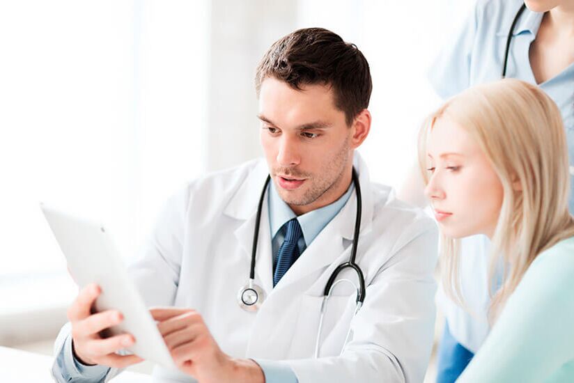 consulta con un médico para el dolor lumbar
