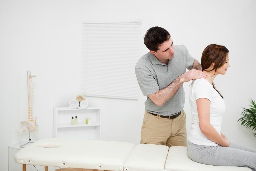 masaje de cuello para la osteocondrosis